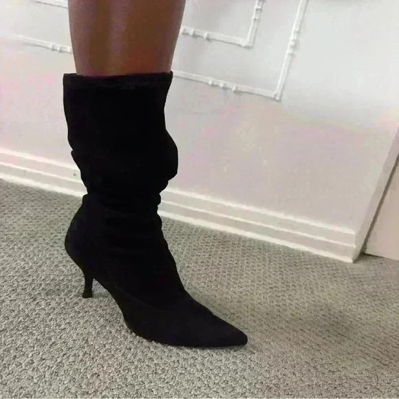 Stuart Weitzman black suede fashion boot “ heel 3” size 8.5  calf, Suede is soft - Picture 1 of 5